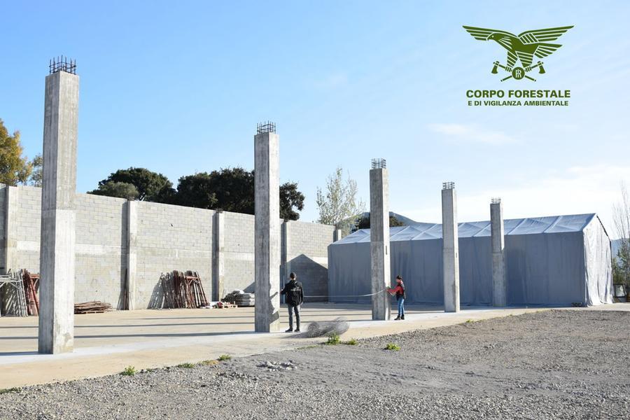 Sigilli a capannone e piscina abusivi nel Parco geominerario a Gonnesa