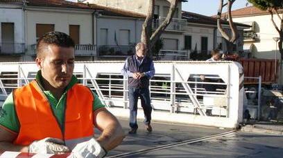 Vecchio ponte addio Lavori per 70 giorni, oggi la passerella