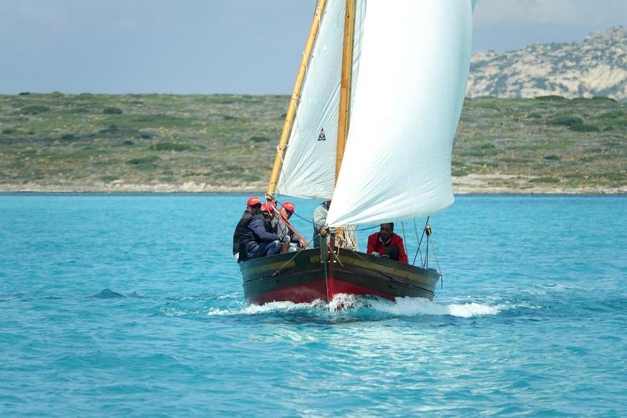 Stintino, il gozzo Ishtar di Alghero vince il Trofeo Presidente della Repubblica