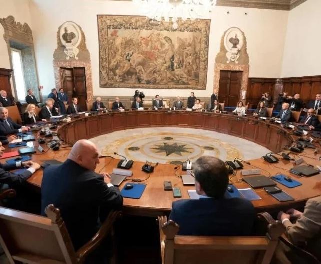 Cuneo fiscale, il nuovo taglio vale anche cento euro in più: quanto e per chi aumentano gli stipendi