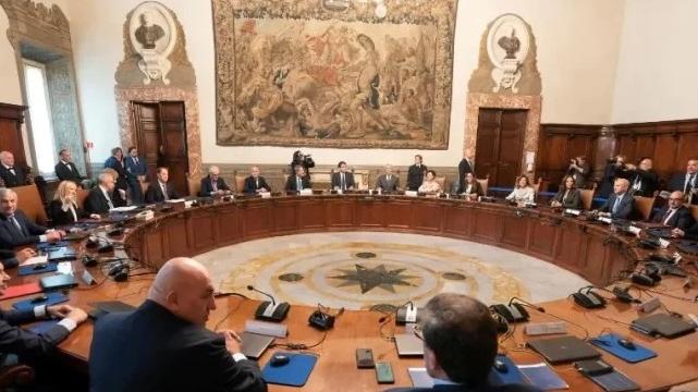 Cuneo fiscale, il nuovo taglio vale anche cento euro in più: quanto e per chi aumentano gli stipendi