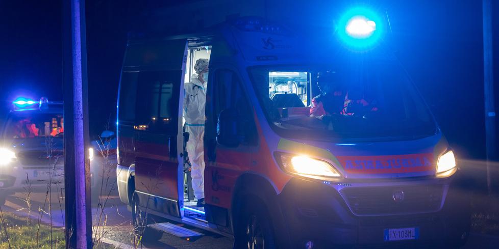 Schianto nella notte a Cittanova Tre feriti, una 32enne è grave