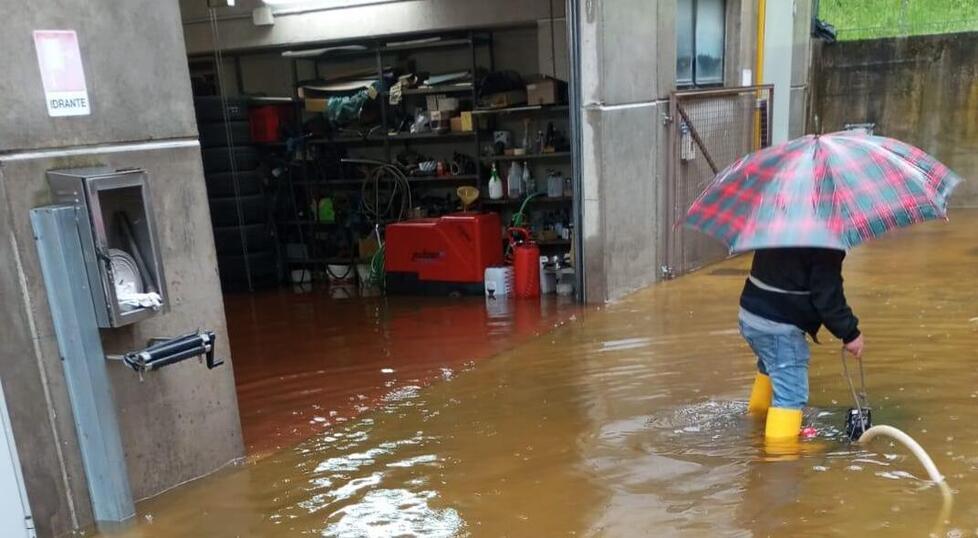 Ciclabile chiusa causa torrente Guerro A Marano acqua nella concessionaria