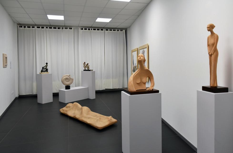 A Sassuolo i lavori di candore e passione degli otto artisti della Cascina di Collegara 