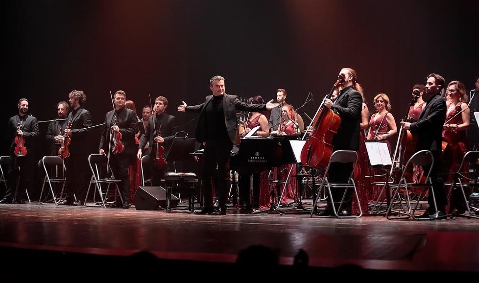 «Morricone è una bandiera». Ferrara, grande musica all’Abbado