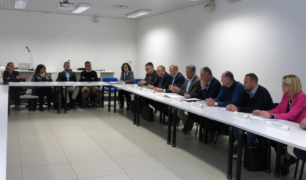I pirati dell’immobiliare, in Versilia abusivismo e irregolarità nel 30 per cento delle compravendite: come evitarle – Video