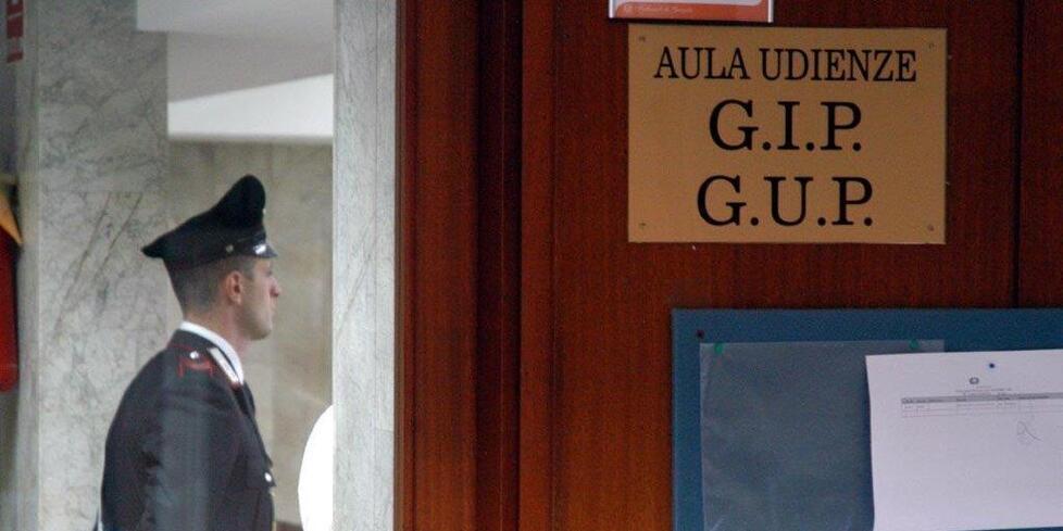 Castel del Piano, rissa con spranga al bar del centro: pesanti condanne ai tre aggressori