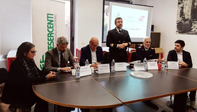 Spiagge, la proposta del sindaco Ferrari: «Qualche stabilimento in più»