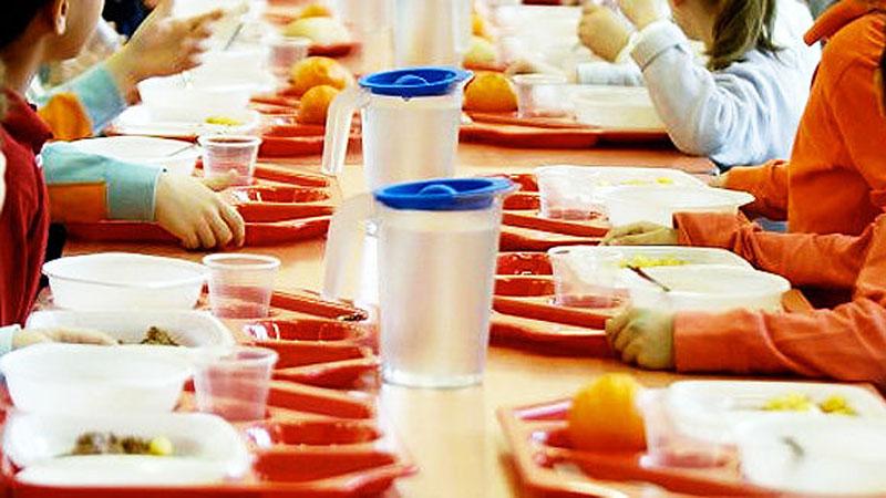 Calanzano, stop sprechi alla mensa scolastica: il cibo in più alla Caritas