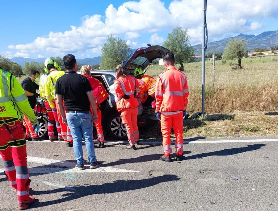 Scontro fra due auto fra Guspini e San Nicolò: ferita gravemente una donna