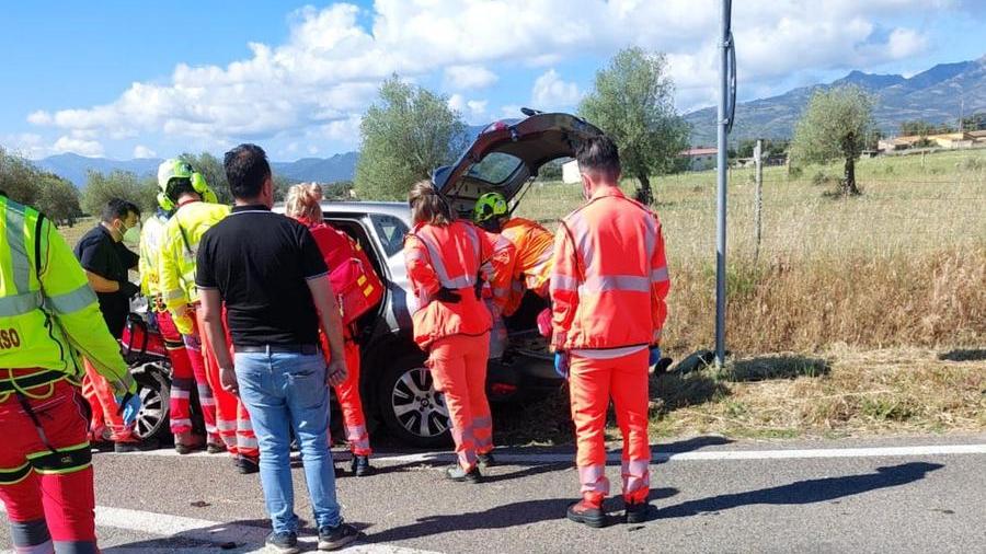 Scontro fra due auto fra Guspini e San Nicolò: ferita gravemente una donna