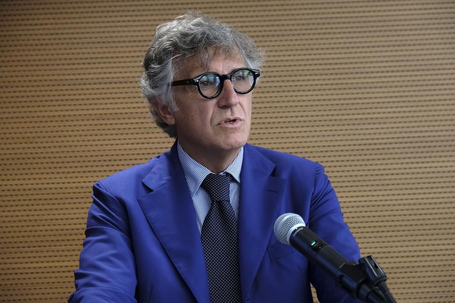 Il presidente di Assocarta: «Non vogliamo sconti né aiuti ma fateci essere competitivi»