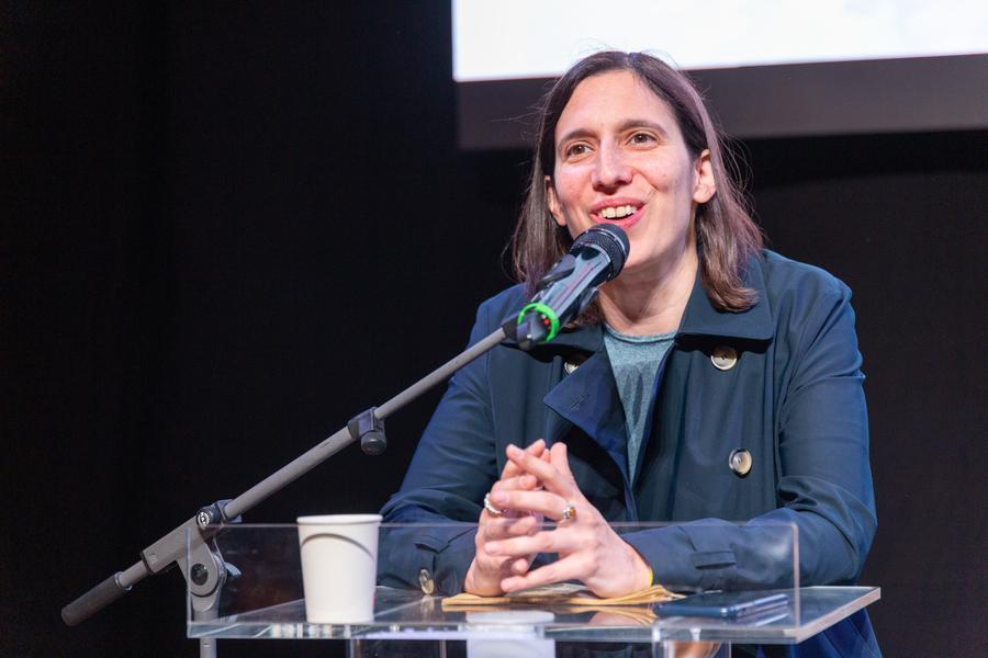 Schlein, la freddura ai renziani alla Leopolda: “Bella, non ci sono mai venuta”. E attacca Meloni: “Un decreto ricattabilità”