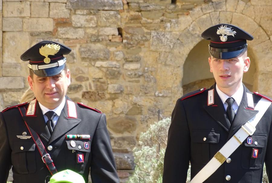 Dolianova, buca le gomme e poi incendia l’auto di un operaio: denunciato un 55enne