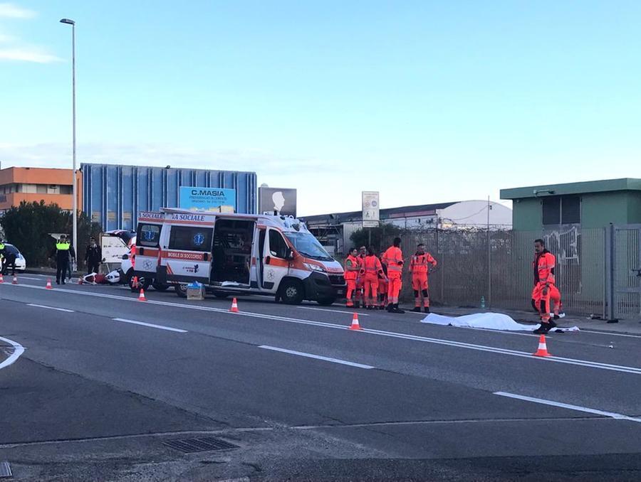 Cagliari, con la moto contro un furgone: muore un carabiniere di 28 anni