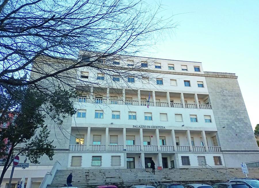 Novantenne di Oliena morta in ospedale: «È stata colpita con un’ascia»