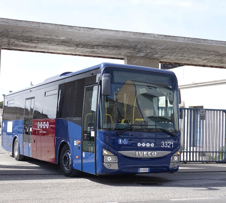 Oristano, a bordo dell’autobus col suo cagnolino: disabile rimproverata 
