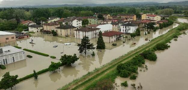 Romagna. Due morti, paesi allagati danni enormi, la pioggia ha portato la catastrofe 