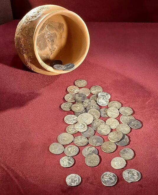 Il soldato romano di duemila anni fa e quei suoi 175 denari in argento: la mostra internazionale