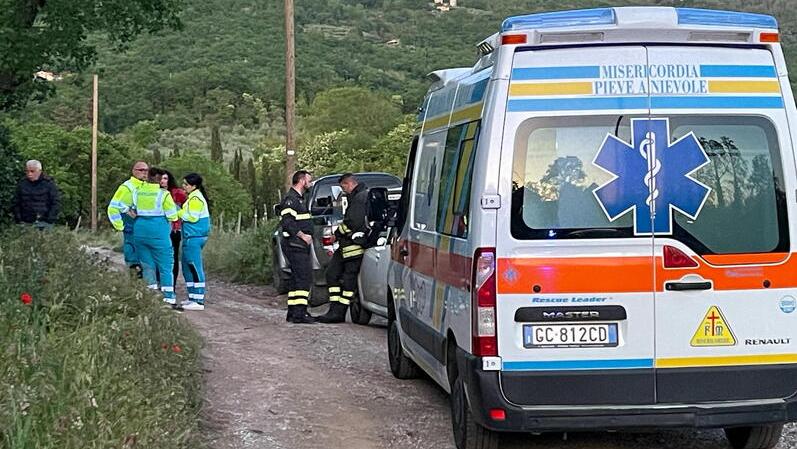 Pistoia, muore schiacciato dal trattore: le telefonate a vuoto della moglie, poi la scoperta