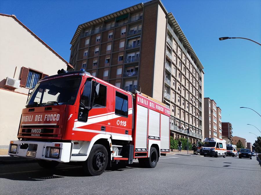 
	Pompieri e ambulanze in viale Nazario Sauro (foto Daniele Stefanini/Silvi)

