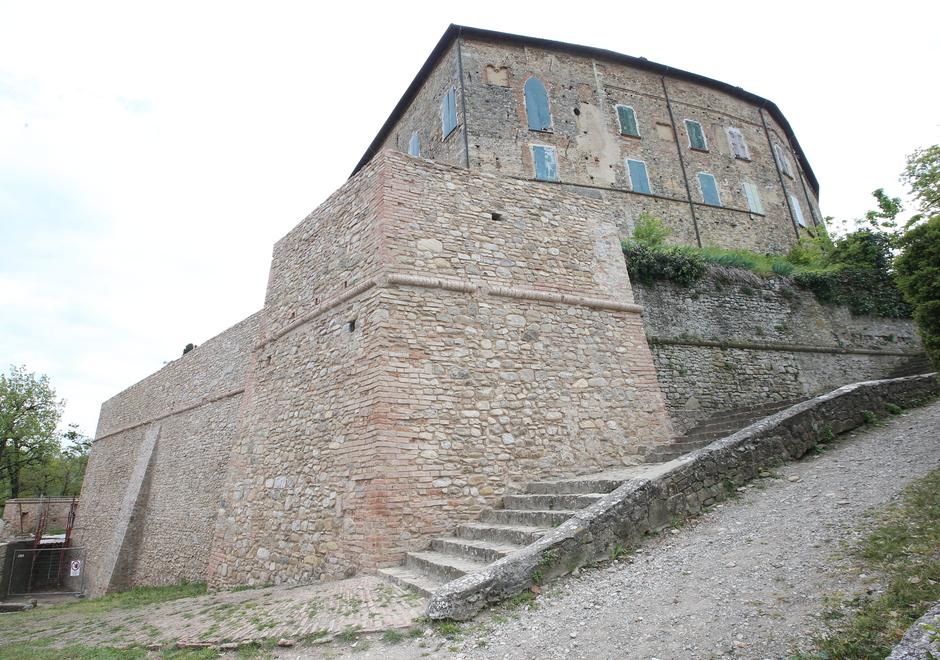Dal restauro delle mura esce un Bianello sorprendente