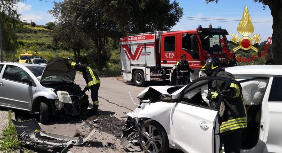 Scontro frontale a Ittiri, gli occupanti delle auto al Pronto Soccorso