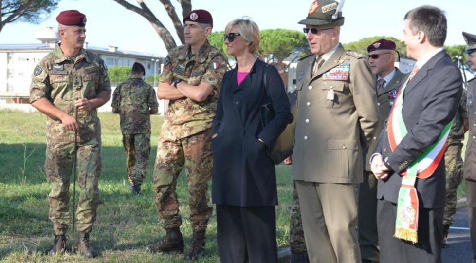 Il ministro Pinotti al Savoia e al Cemivet