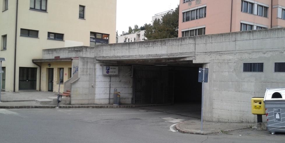 Spaccano la telecamera e rubano Indagati i vandali di Sassuolo 2