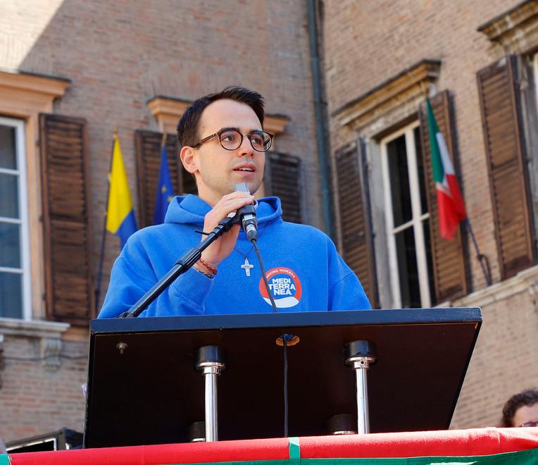 Modena Respinta la richiesta di archiviazione per le minacce a don Mattia Ferrari 