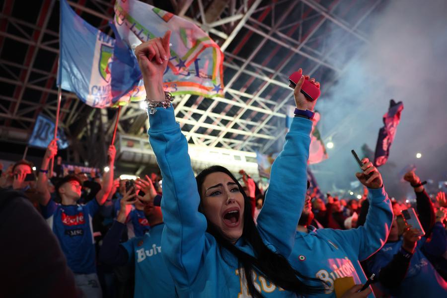 Il Napoli pareggia a Udine: è scudetto, esplode la festa nella città partenopea