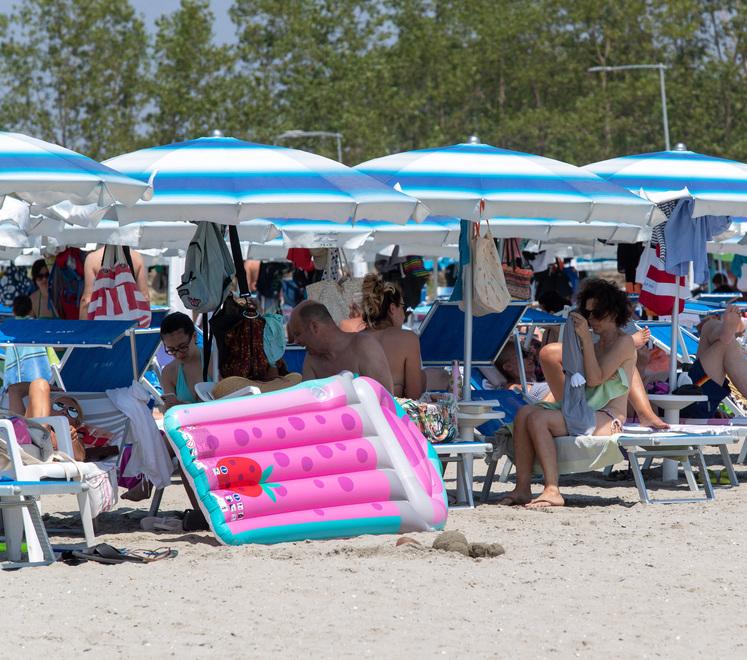 Quanto costa una giornata in spiaggia ai Lidi? «I prezzi più bassi della Riviera»