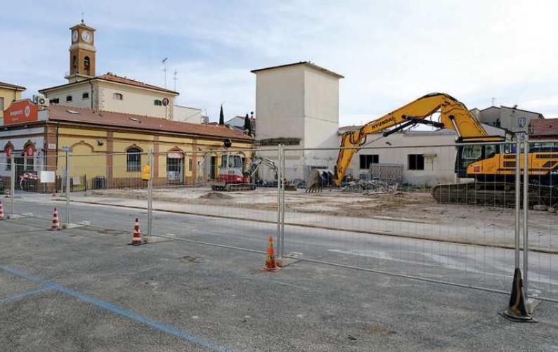 L’area tra via Pacinotti e vicolo Bargilli a fine demolizioni (Falorni/Silvi)