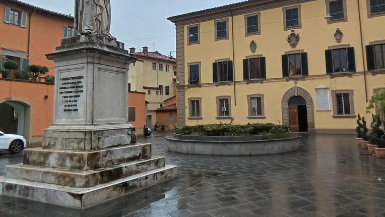 Piazza dello Spirito Santo senza la “sua” palma abbattuta il 22 novembre