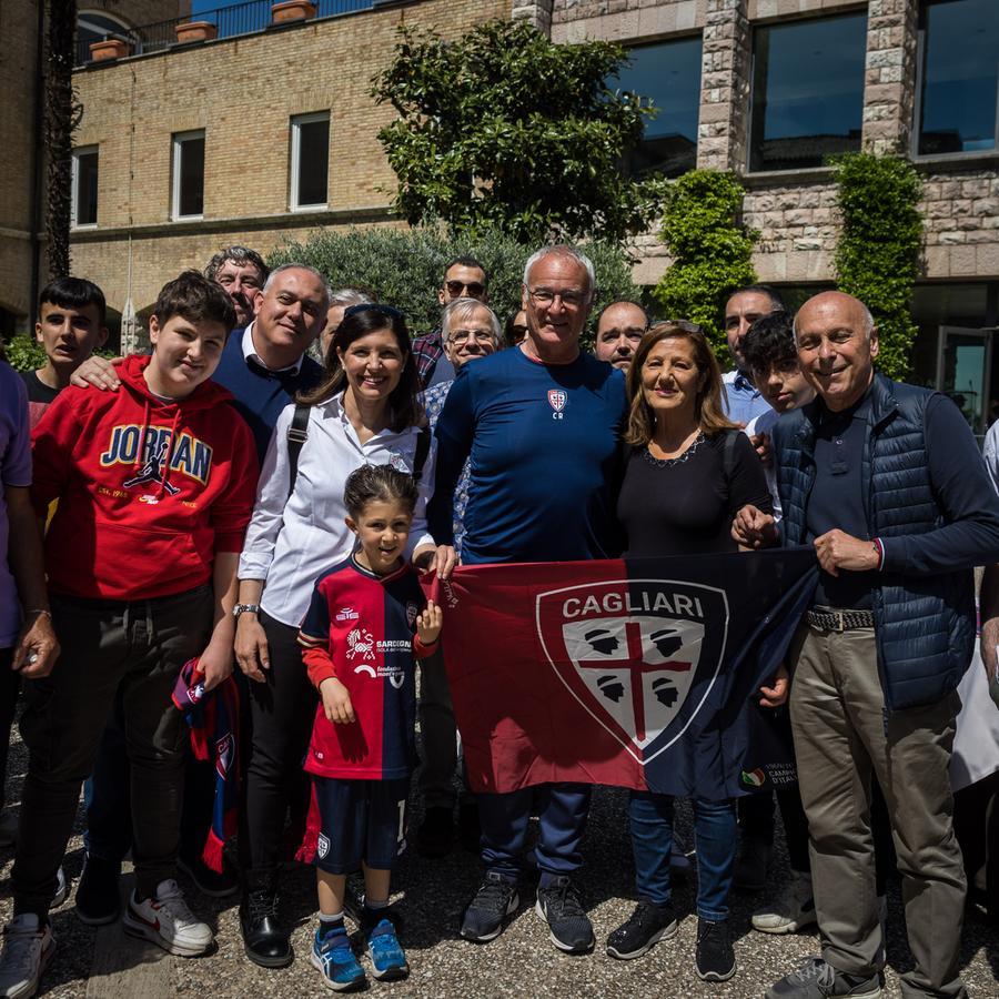 L’artigianato sardo ad Assisi per accompagnare il Cagliari in campo contro il Perugia
