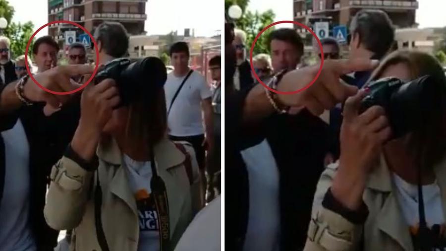 
	Lo schiaffo all'ex premier Giuseppe Conte in due fermo immagine estrapolati dal video

