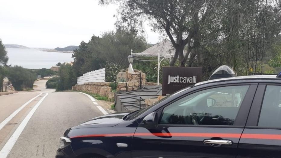 Colpì con un pugno il soccorritore del 118 a Porto Cervo: 10 mesi all’aggressore romano