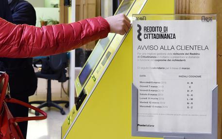 Modena. Con il reddito di cittadinanza rifiutano un lavoro: 1.300 multe