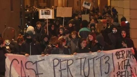 Affitti agli studenti, a Firenze e Pisa prezzi alle stelle: anche 700 euro per una stanza