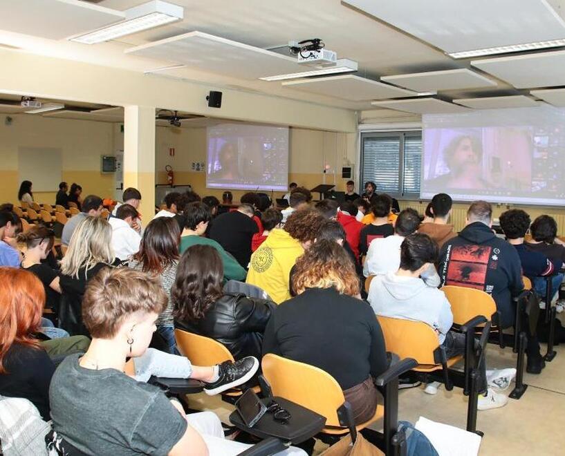 Vignola I ragazzi hanno spento i cellulari «Si sono dedicati a sport e lettura» 