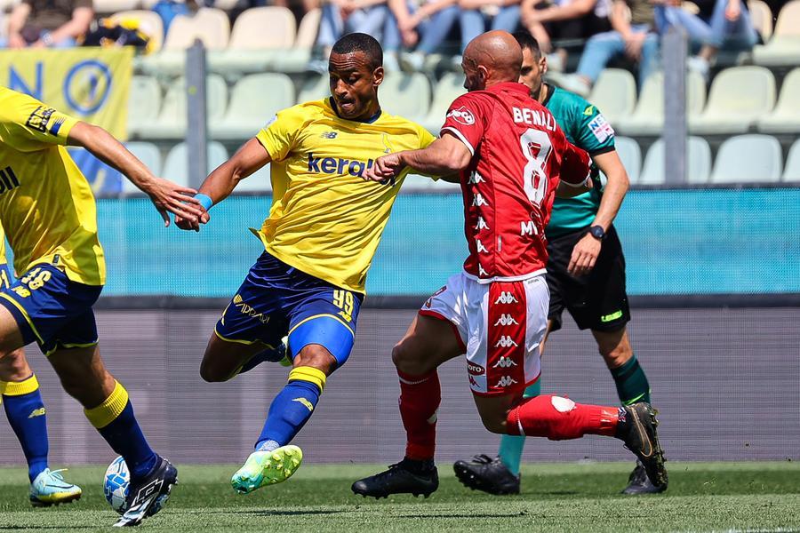 Calcio. Il Modena si rialza con un pareggio in casa con il Bari