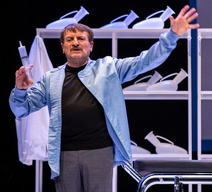 Poretti protagonista all’Abbado di Ferrara tra risate e fragilità