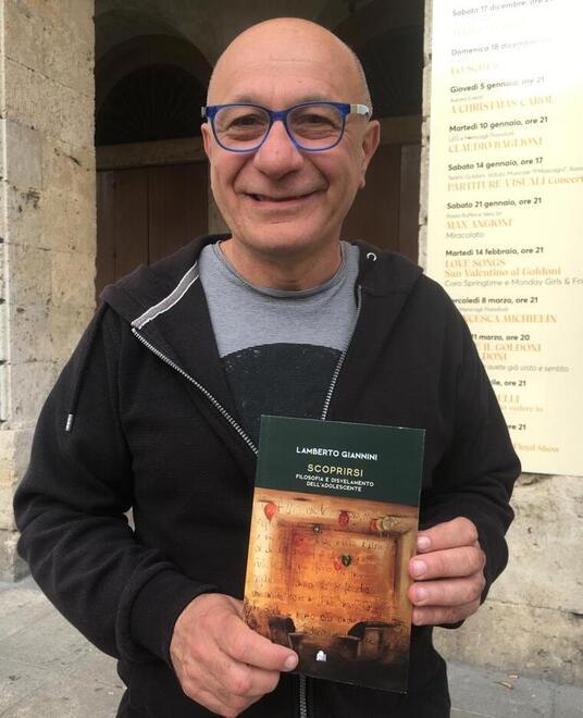 “Scoprirsi” giovani con Lamberto Giannini: «Con questo libro li aiuto a cercarsi» 