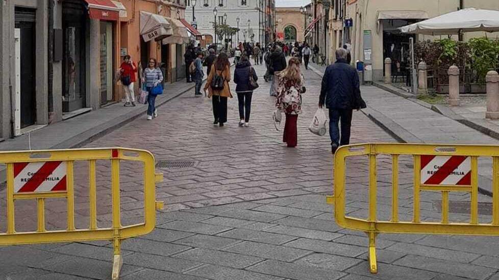 Il comitato di via Roma va controcorrente: «Ci piacerebbe pedonalizzare il quartiere»