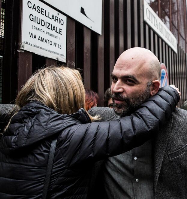 Saviano arriva a Reggio Emilia  «Per lui la cittadinanza onoraria»