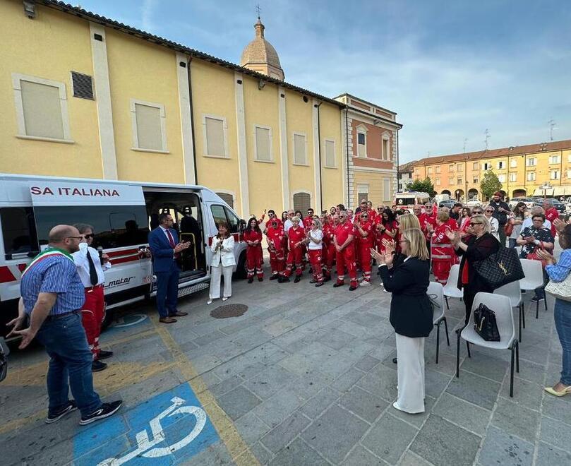Un’ambulanza in ricordo dei coniugi Franceschini
