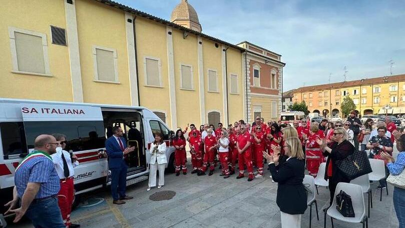 Un’ambulanza in ricordo dei coniugi Franceschini