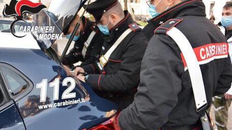 Carpi Ruba tre carte di credito per acquistare gratta e vinci: arrestato