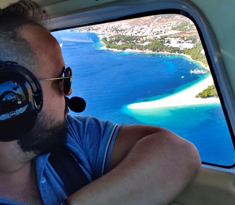 Ferrara, dalle pulizie agli aerei. Francesco: «Volare è un sogno che si avvera»