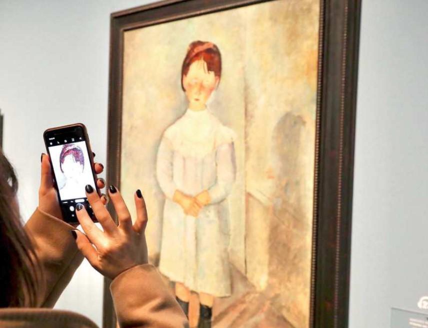 Nella foto “La bambina in azzurro” esposta al Museo di Città tra il 2019 e il 2020